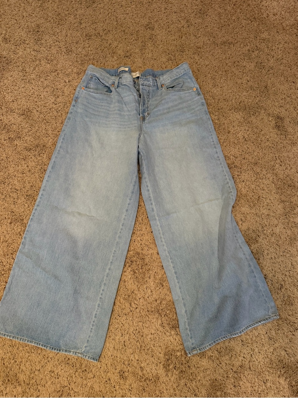 Universal Thread Light Wash Wide Leg Jeans